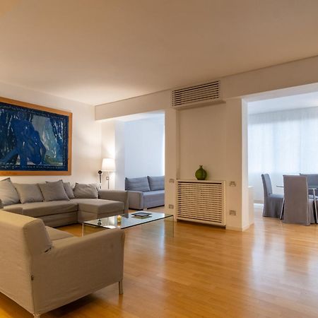 Attic With Terrace And Jacuzzi - Luxury Apartment Roma Ngoại thất bức ảnh