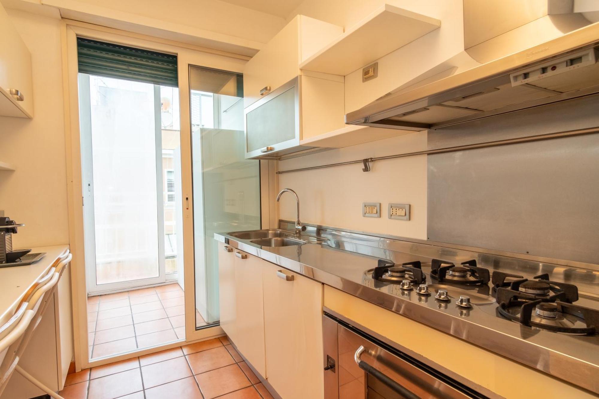 Attic With Terrace And Jacuzzi - Luxury Apartment Roma Ngoại thất bức ảnh