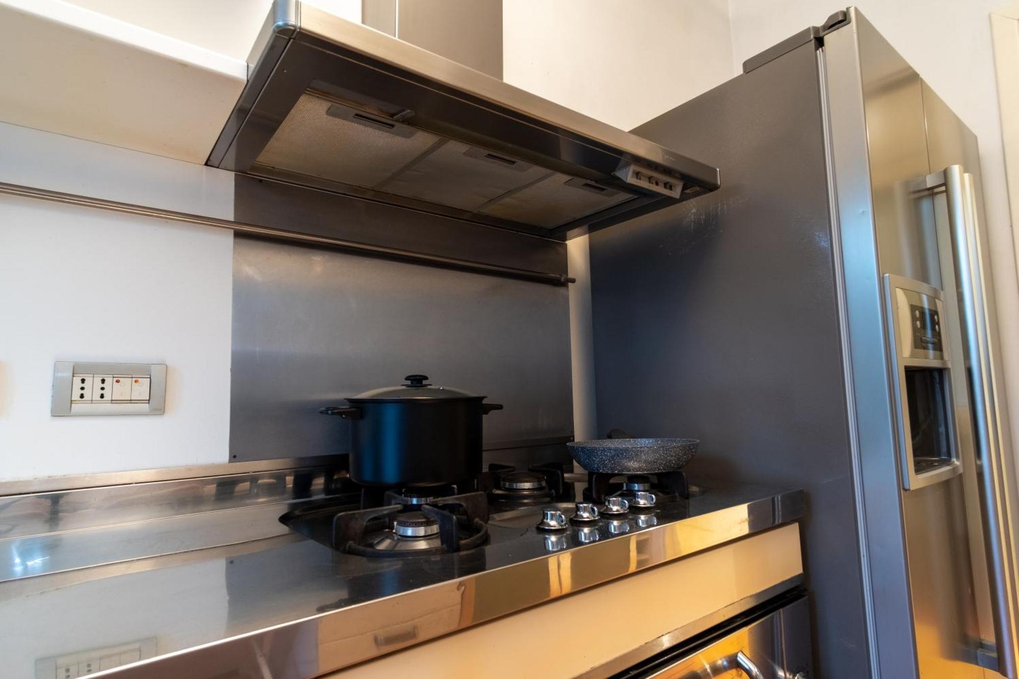 Attic With Terrace And Jacuzzi - Luxury Apartment Roma Ngoại thất bức ảnh